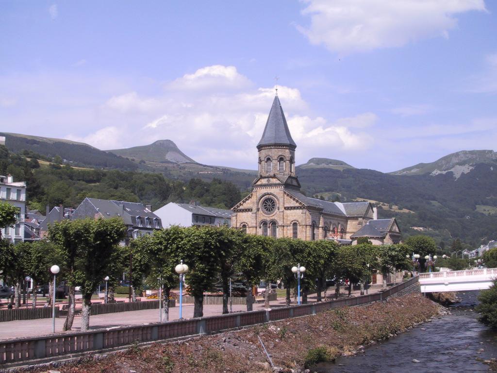 Отель Vvf Correze Pays D'Eygurande Экстерьер фото