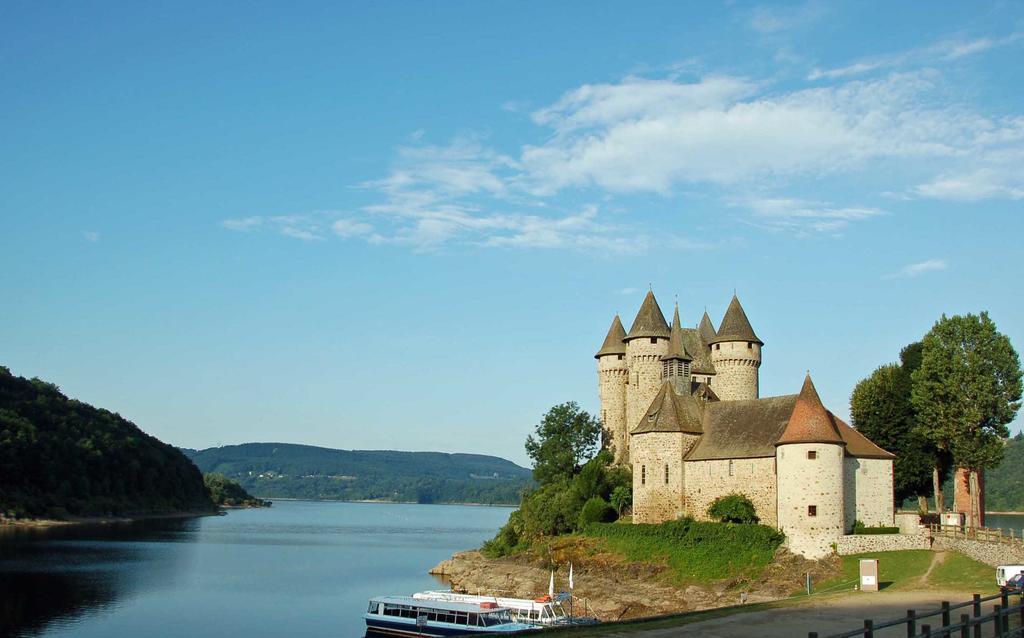 Отель Vvf Correze Pays D'Eygurande Экстерьер фото