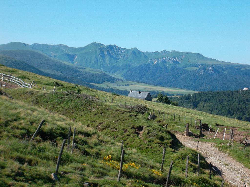 Отель Vvf Correze Pays D'Eygurande Экстерьер фото