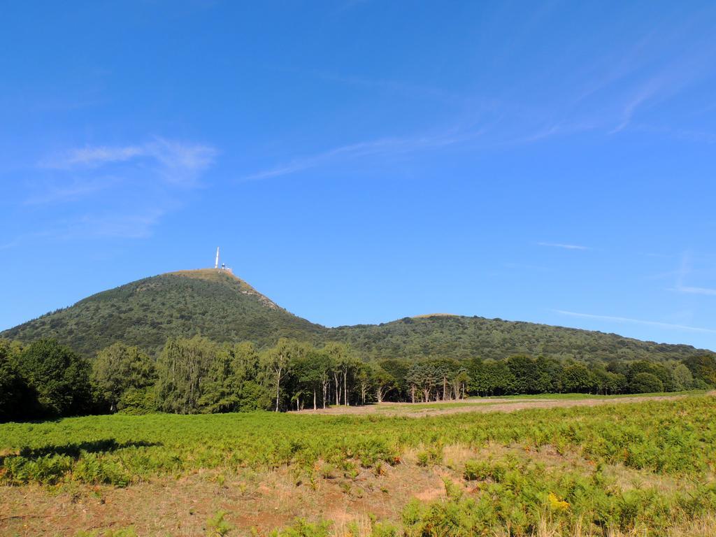 Отель Vvf Correze Pays D'Eygurande Экстерьер фото